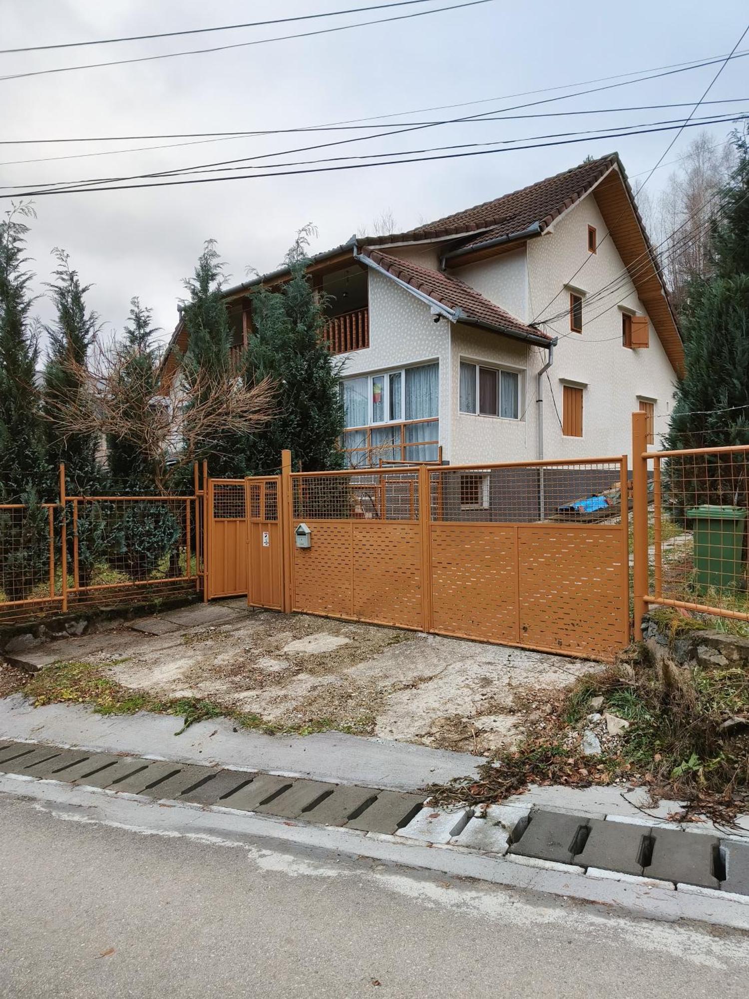 Casa Dintre Meri Пояна-Мэрулуй Экстерьер фото