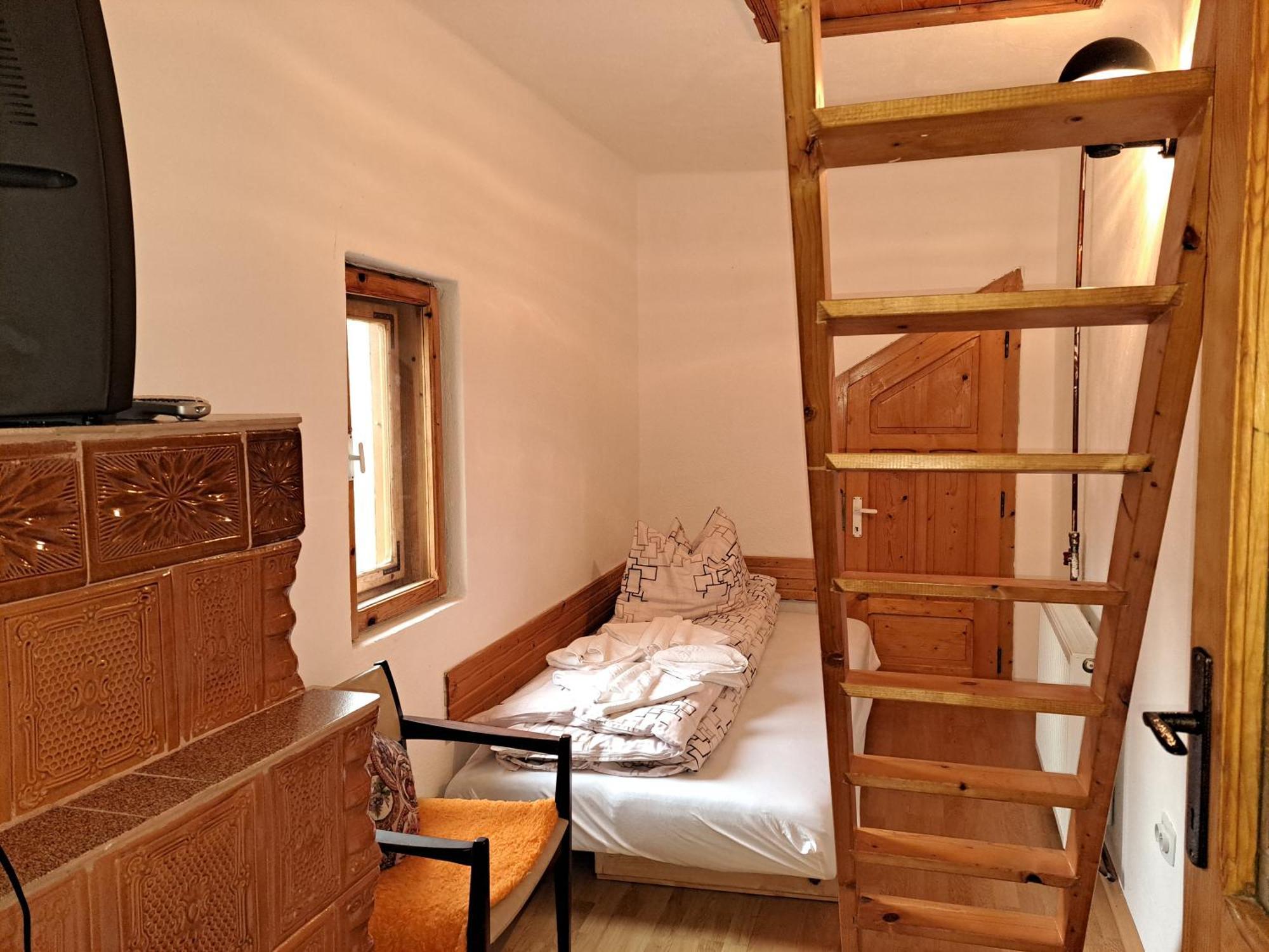 Casa Dintre Meri Пояна-Мэрулуй Экстерьер фото