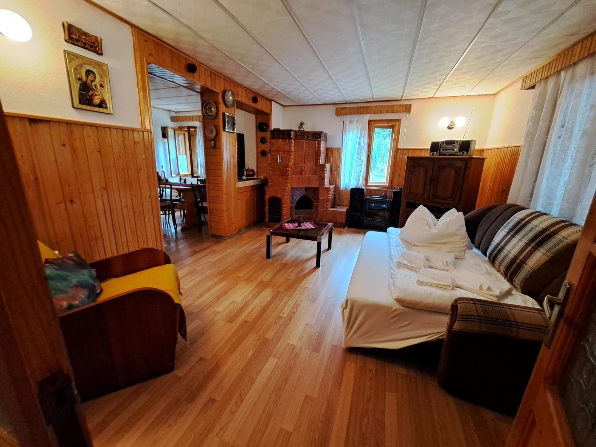 Casa Dintre Meri Пояна-Мэрулуй Экстерьер фото